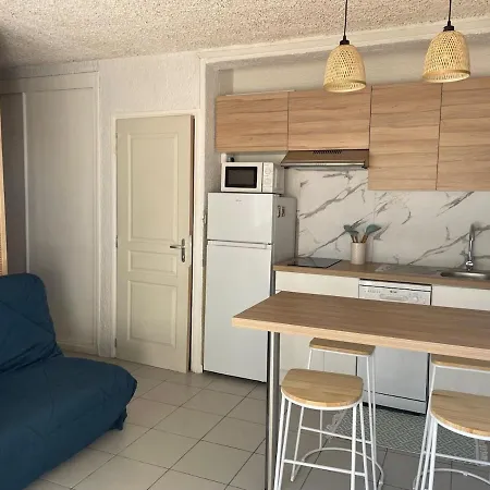 A 300 M De La Derriere Discotheque Le Marina * Le Barcarès